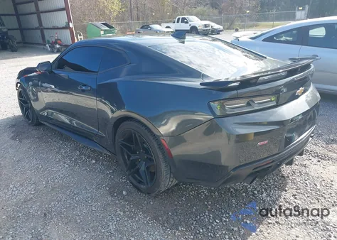 2018 Chevrolet Camaro 1Ss z USA, uszkodzony, nr VIN 1G1FF1R72J0145873